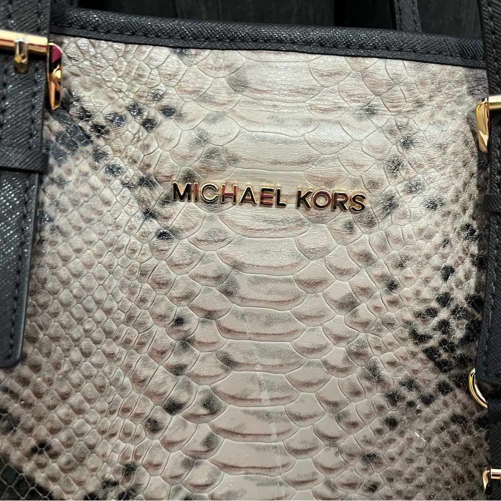 Michael Kors jet set tote